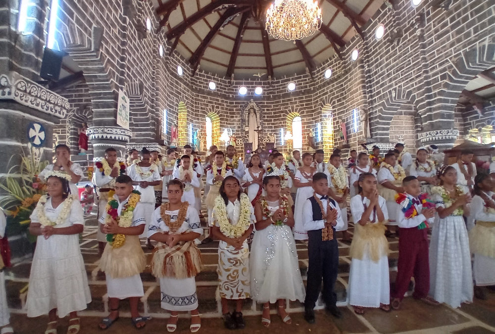 Communions et confirmations  Diocèse de Wallis et Futuna